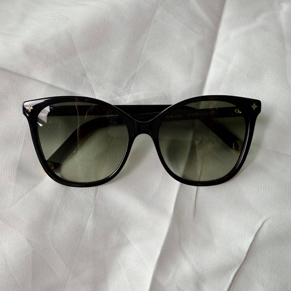 LV Monogram Soft Cateye Sunglasses - Picture 4 of 4